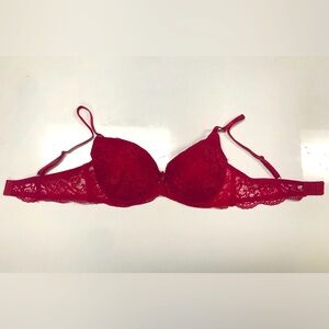 Marilyn Monroe padded cup lace bra, size 34C, red. NEW!